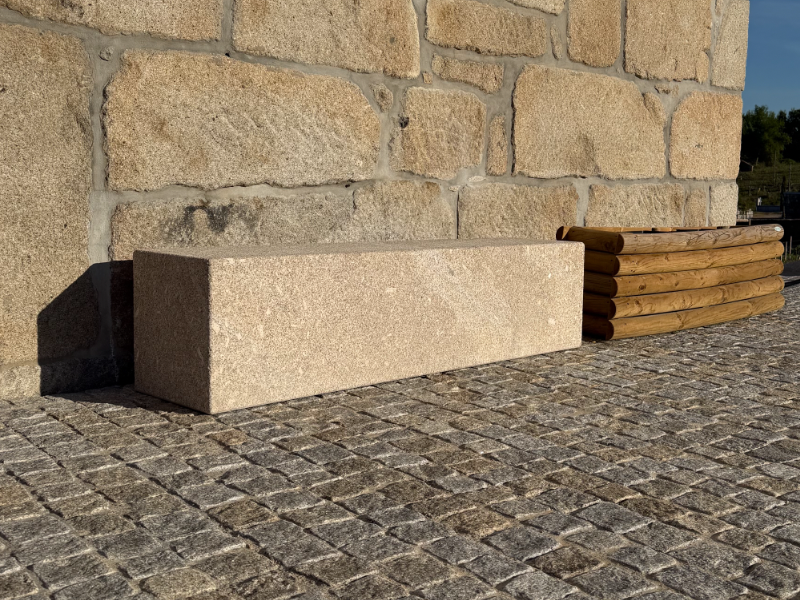 Banco Atlântico - amarelo alpendorada